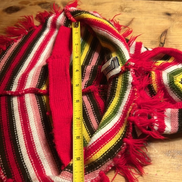 💚 3 for $15 💚 + 🥳 Host Pick 🥳 - Casual Canine Distressed Poncho size Small - Picture 8 of 16